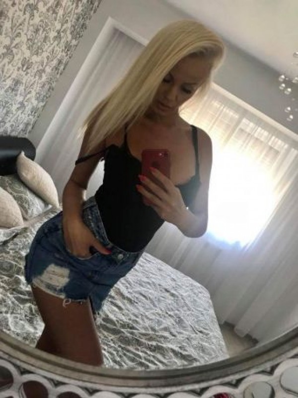 escorts Northern Territory: DO YOU WANT TO DO IT? I AM YOUR LOVER, SEDUCTIVE WITH BEAUTIFUL CURVES TO FUCK